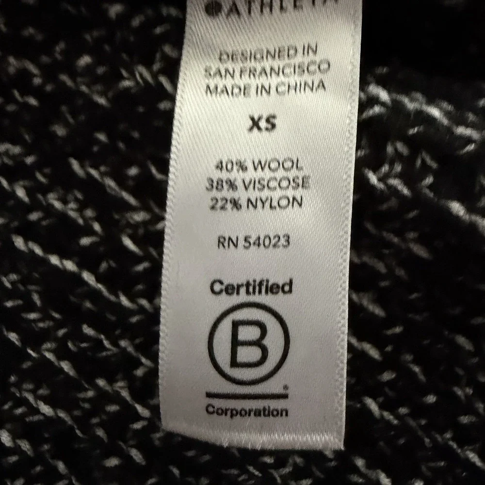 Athleta Sierra Crew Sweater XS Black Gray Wool Blend Swing A-Line